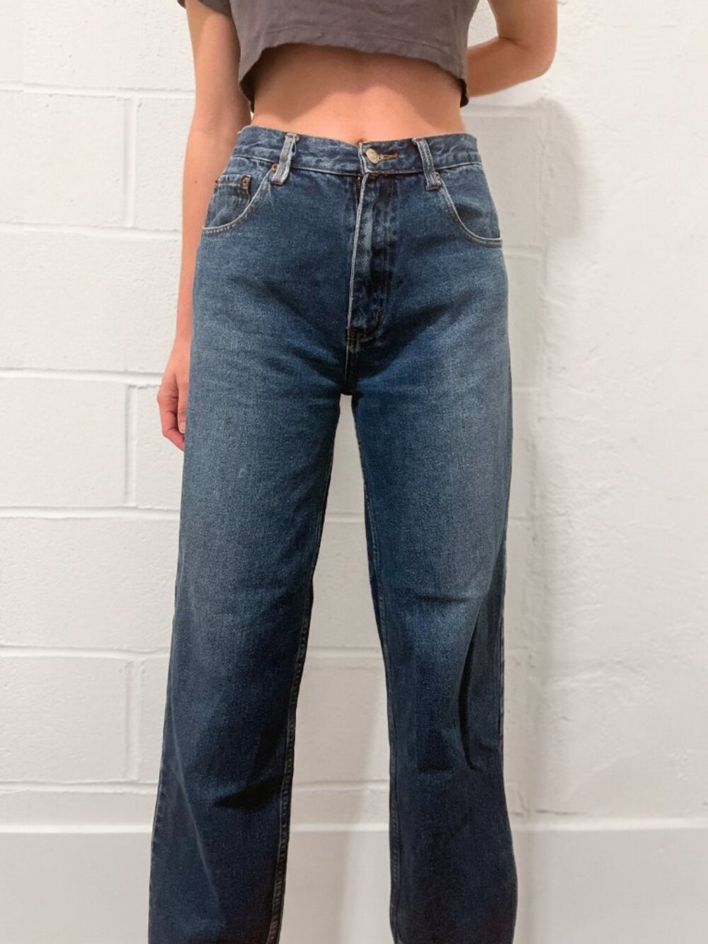 Vintage Levi’s 501 Jeans Dark Wash Straight Leg High Waisted 90s Y2K Denim